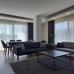 Apartmán Professionally Maintained, Spacious New Residences Just Minutes From Lara & Kundu Entertainment Zone *