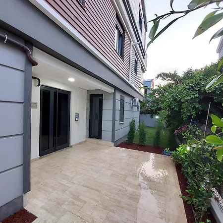 Professionally Maintained, Spacious New Residences Just Minutes From Lara & Kundu Entertainment Zone Apartament