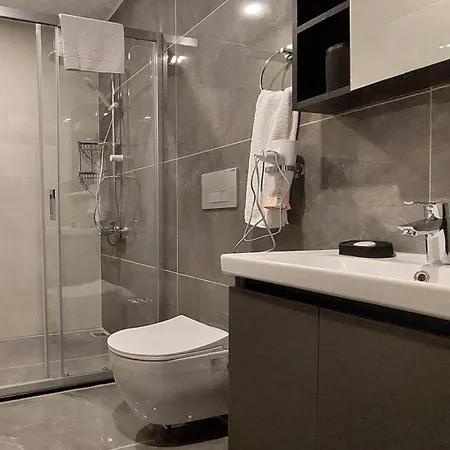 New Spacious Flats Just Minutes From Lara & Kundu Entertainment Zone Apartment *