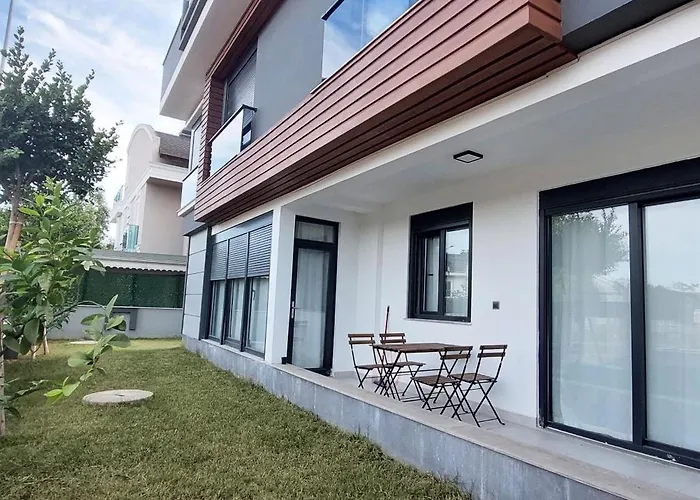 公寓 Professionally Maintained, Spacious New Residences Just Minutes From Lara & Kundu Entertainment Zone