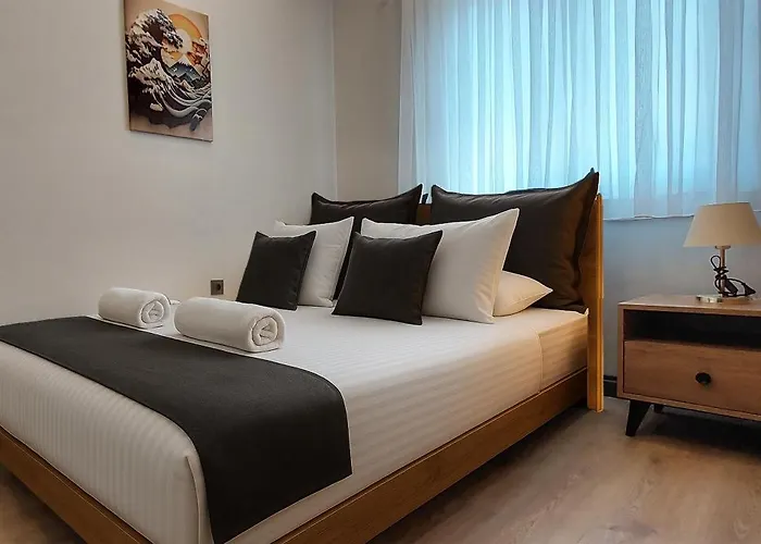 公寓 Professionally Maintained, Spacious New Residences Just Minutes From Lara & Kundu Entertainment Zone